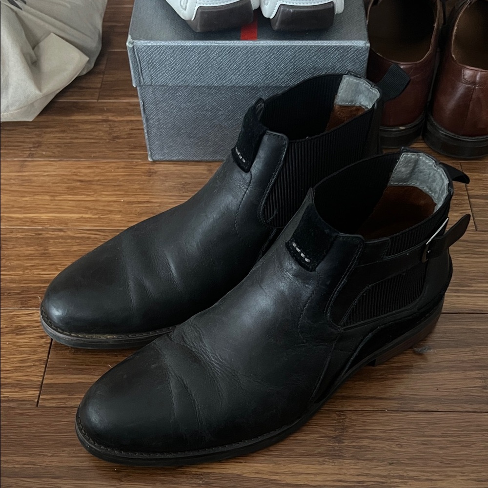 Black Leather Men's Chelsea Boots